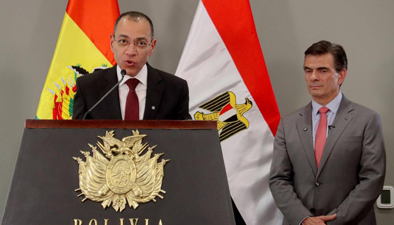 Egipto ofrece a Bolivia incluso la compra de ganado y la apertura de la zona económica del canal de Suez