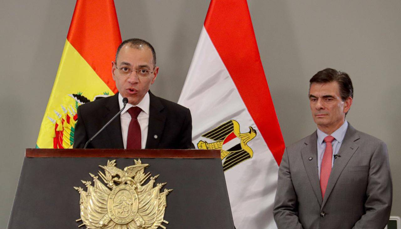 Egipto ofrece a Bolivia incluso la compra de ganado y la apertura de la zona económica del canal de Suez