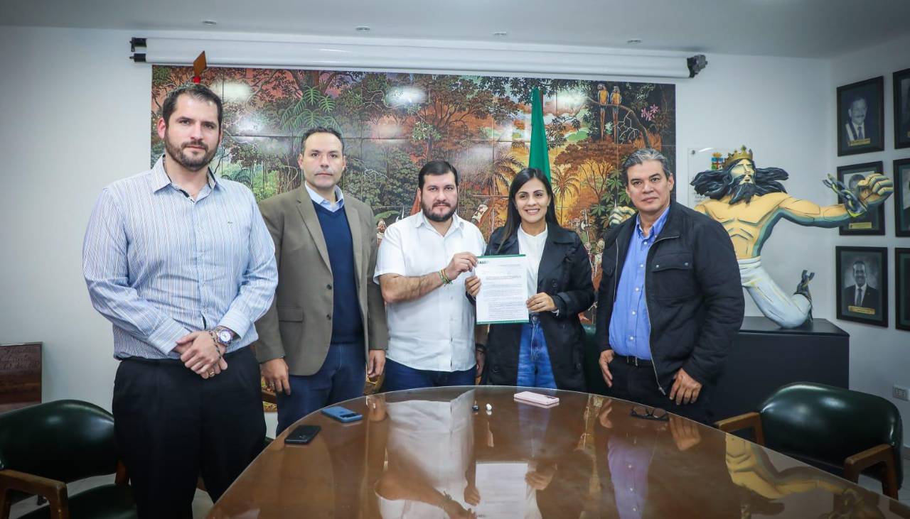 Presidenta de la ALD coordina con cívicos la defensa de la Ley 1720 de conversión de tierras