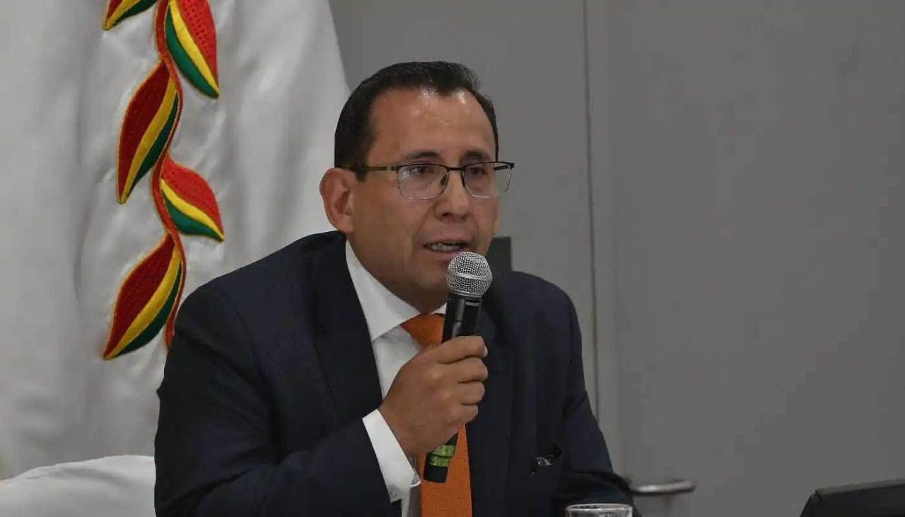 Gobierno: Revisión de empresas públicas no es decisión política, sino para “precautelar recursos de los bolivianos”