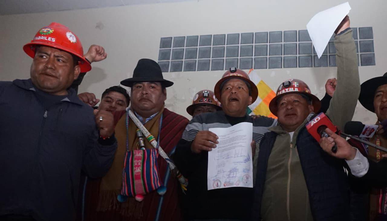 Gobierno y COB acuerdan abrogar decreto 5503 y mantener nuevos precios del combustible sin subvención