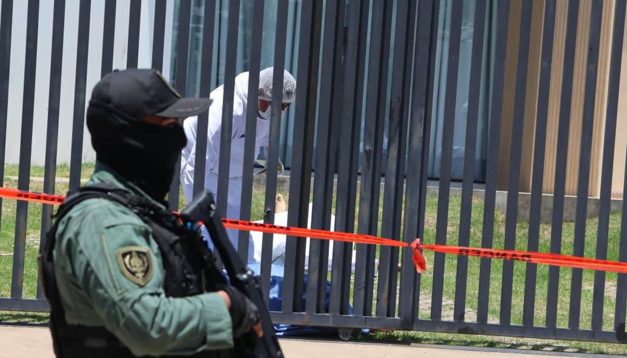 Aprehenden a una mujer tras allanar dos inmuebles vinculados al caso de los acribillados en Santa Cruz 