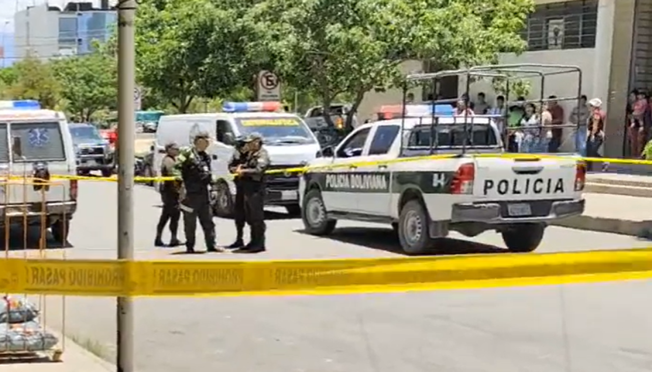 Asesinan a balazos a un hombre que hacía compras en un mercado en Tarija