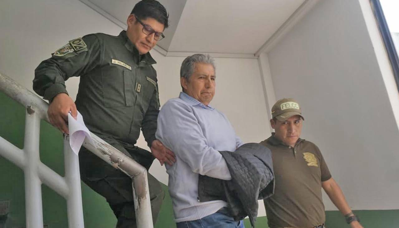 Aprehenden a Edmundo Novillo, exministro de Defensa de Luis Arce, por el caso radares