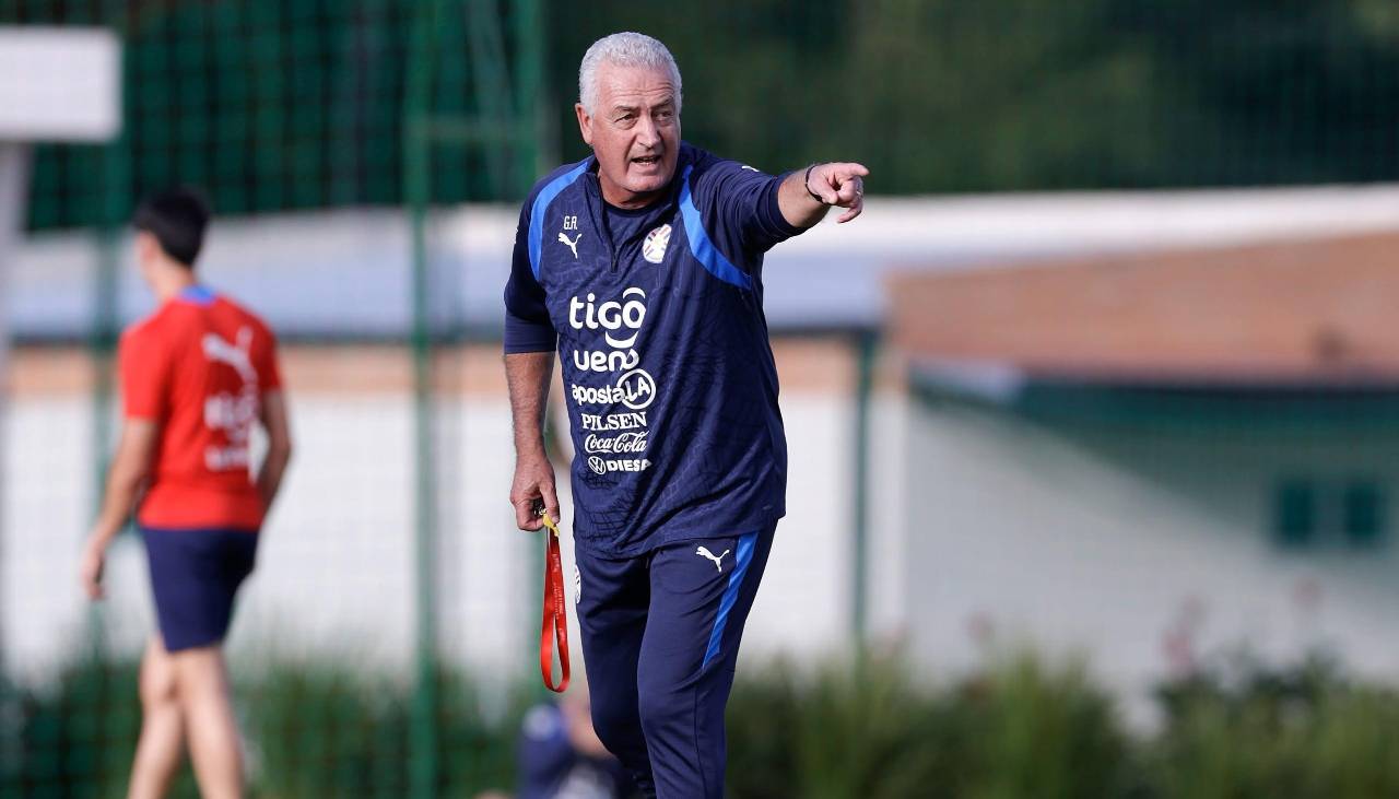 Olimpia exige a Alfaro “rigor y respeto” tras declaraciones sobre el fútbol paraguayo
