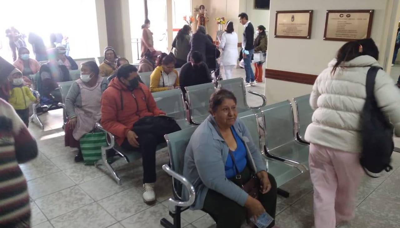 Paro médico nacional se cumple mientras esperan el pago de sueldos anunciado por el Ministerio de Salud
