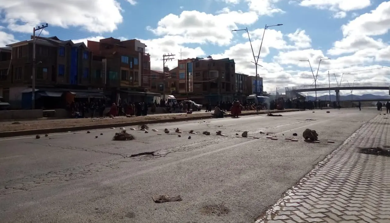 ABC reporta nueve bloqueos en el país por conflictos sociales