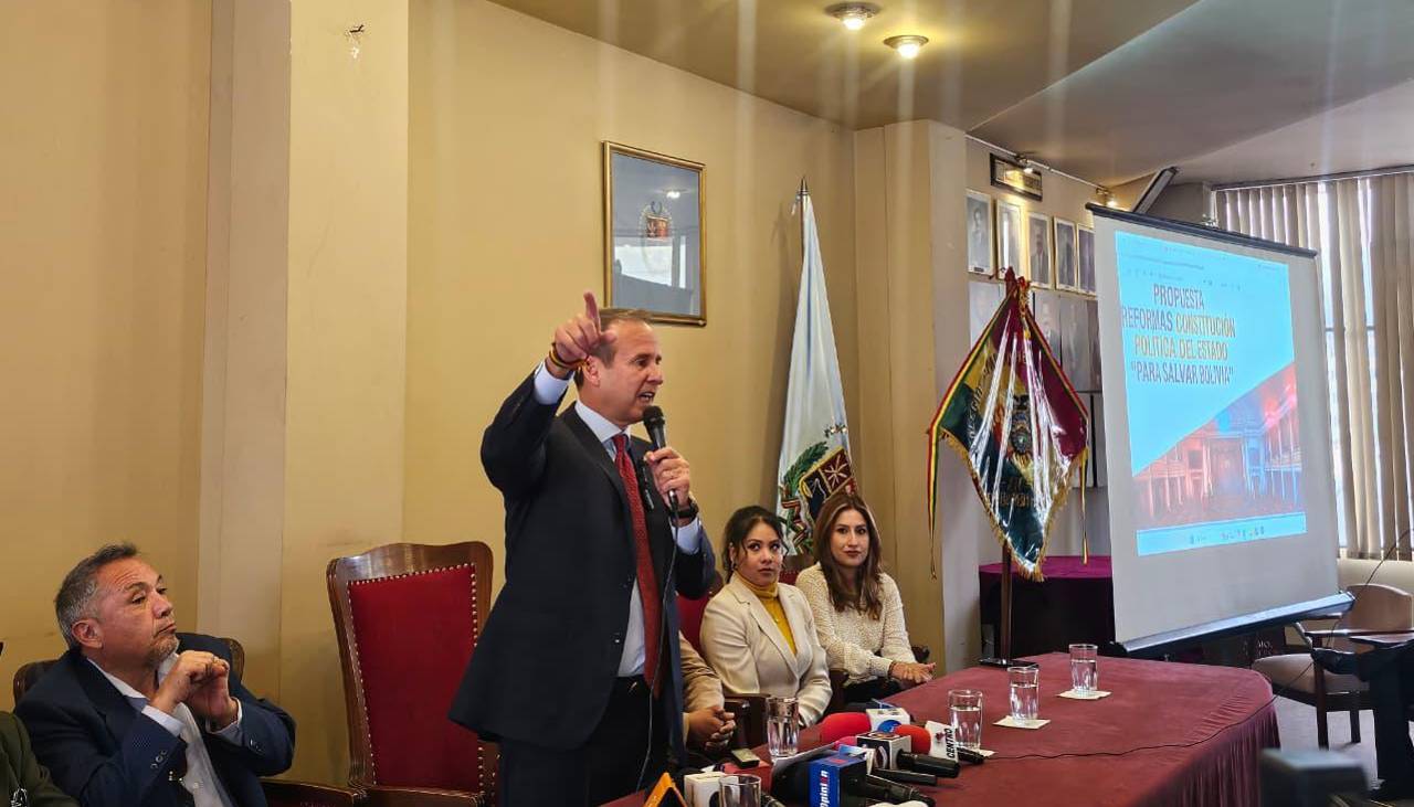Tuto Quiroga dice que el Gobierno de Paz en 9 meses no cambió “absolutamente nada” de lo que dejó el MAS