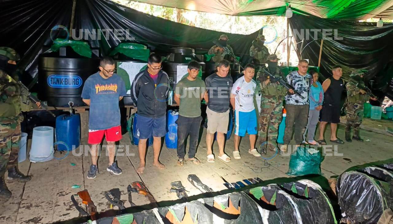 Umopar aprehende a ocho personas y secuestra armas en intervención a megalaboratorio de drogas en Chimoré