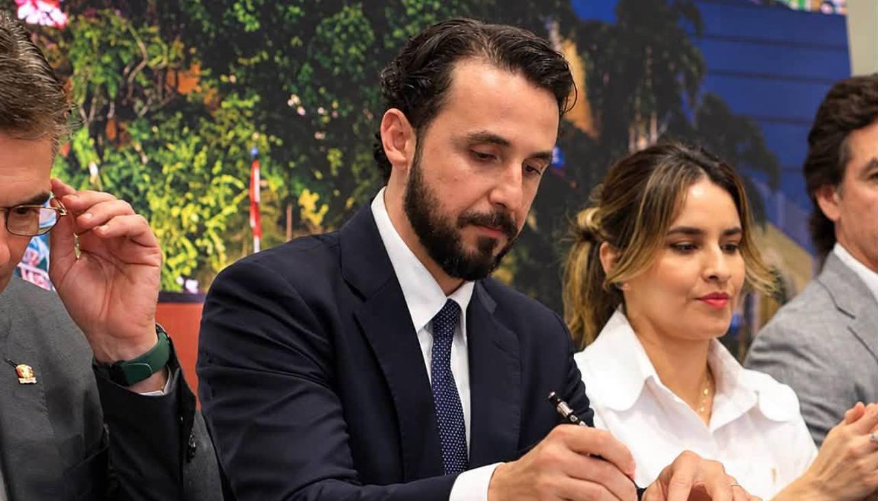 Velasco: “El lunes estamos anunciando la primera importación de millones de litros de diésel”