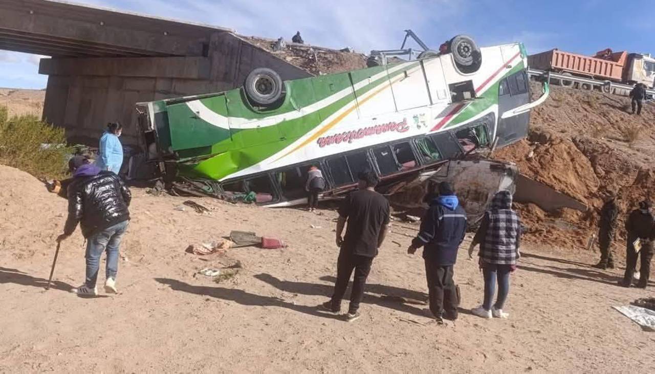 Tragedia en Uyuni: Aprehenden al chofer que tenía licencia categoría A y que estaba al mando del bus