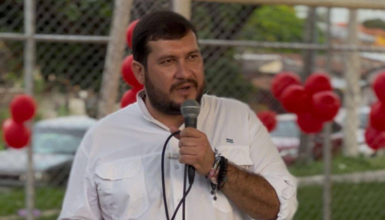 Cívicos cruceños piden a viceministra Barrientos que renuncie a su cargo si no entiende la importancia de la autonomía 