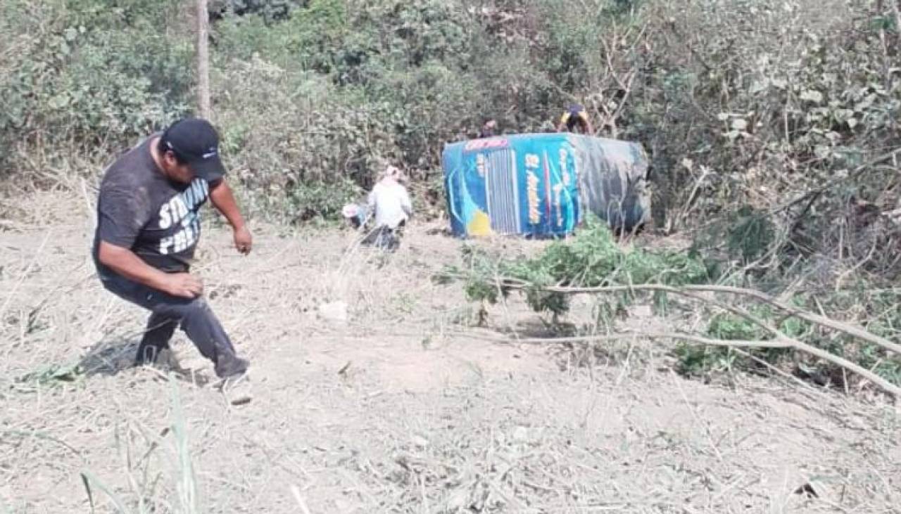 Lista de heridos que dejó la caída de un bus a un barranco en la carretera a los Yungas