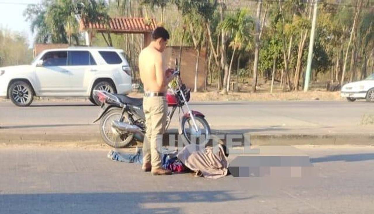 Motociclista muere arrollado por un camión tras salvar la vida de dos niños