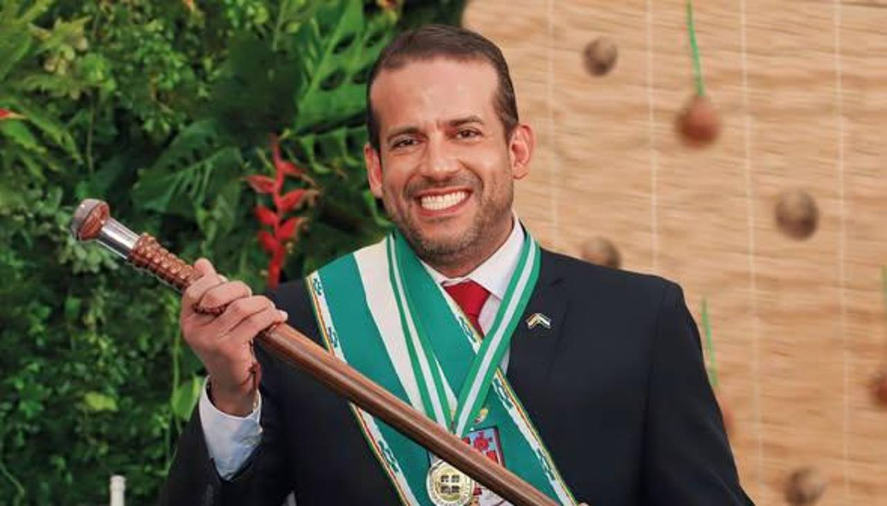 “Esto no es una despedida”: Camacho deja la Gobernación y ratifica lucha por federalismo y el modelo 50/50