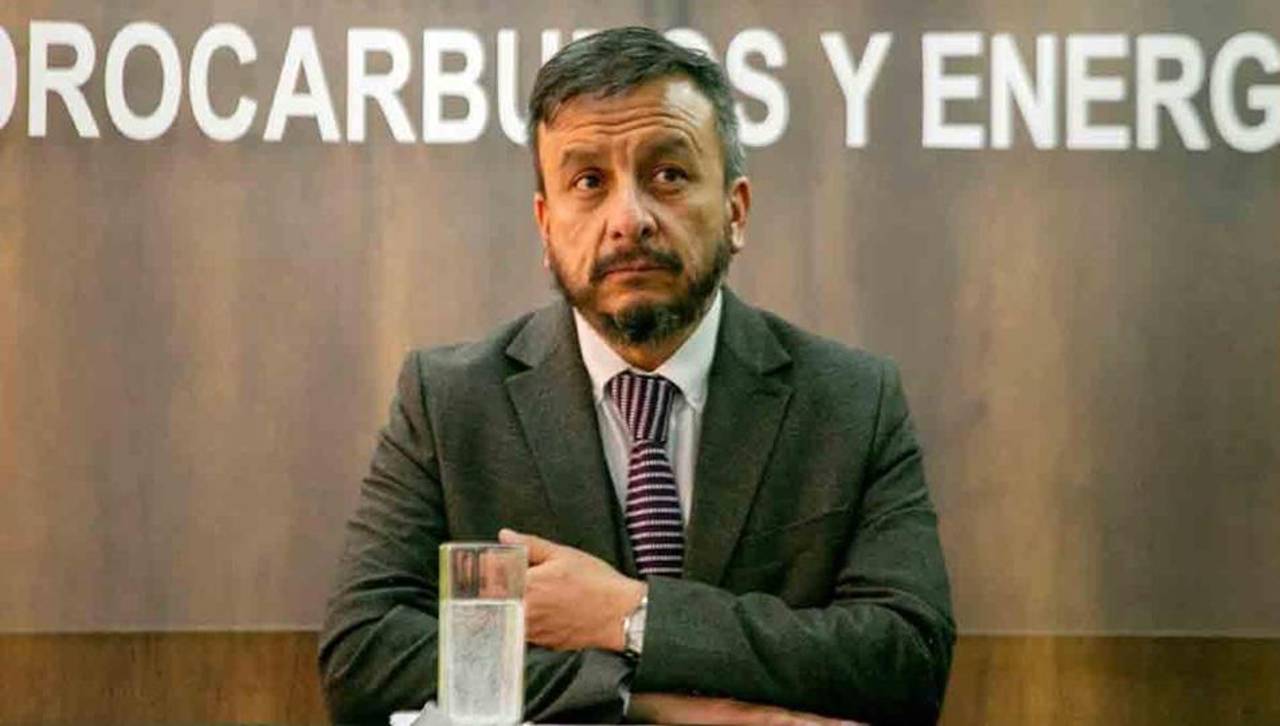 Comisión atribuye a Medinaceli la distribución de gasolina sin control de calidad durante la actual gestión de Gobierno