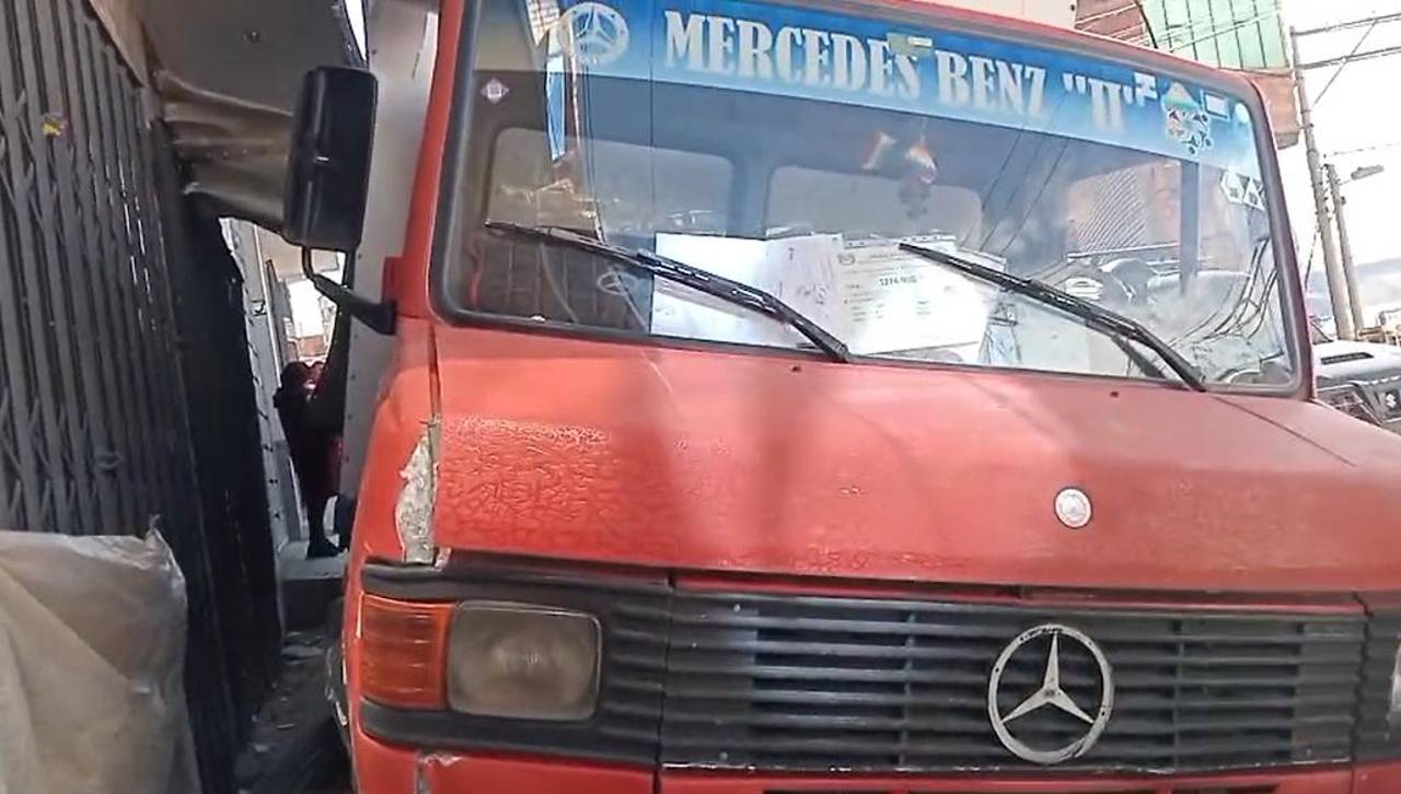 Grave accidente en La Paz: Camión pierde el control y atropella a cinco personas en la avenida 9 de Abril 