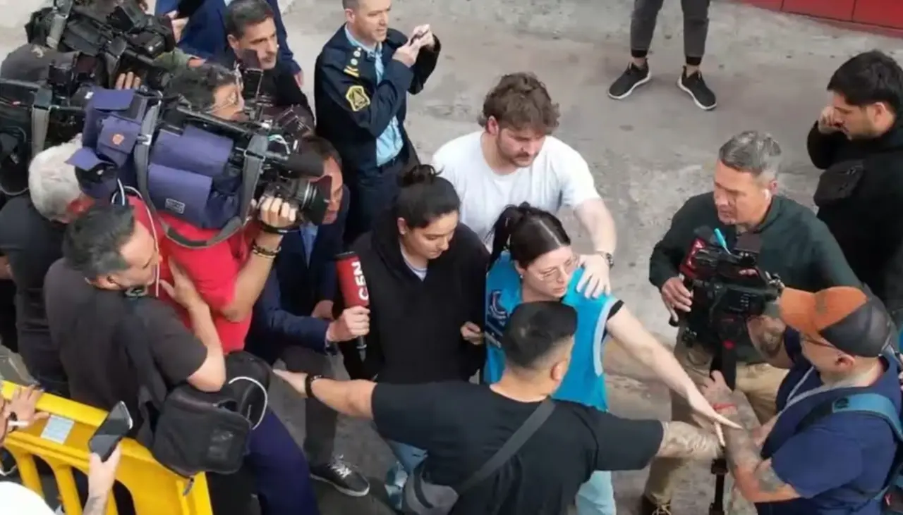 Triple crimen: Sobrina del hombre capturado en Bolivia fue detenida tras dar una entrevista en Argentina 