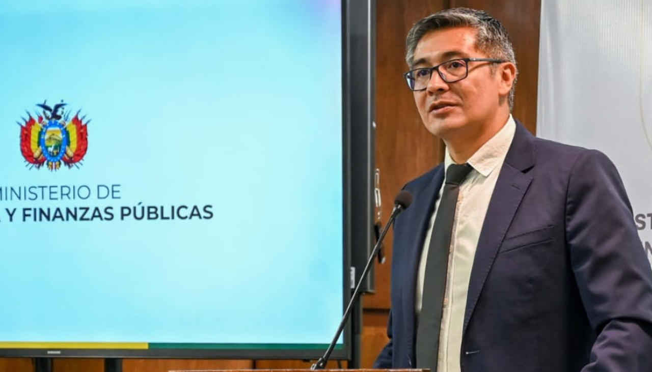 Ministro Espinoza descarta distribución de recursos 50/50 para 2026: “Es un proceso, no se hace de la noche a la mañana”