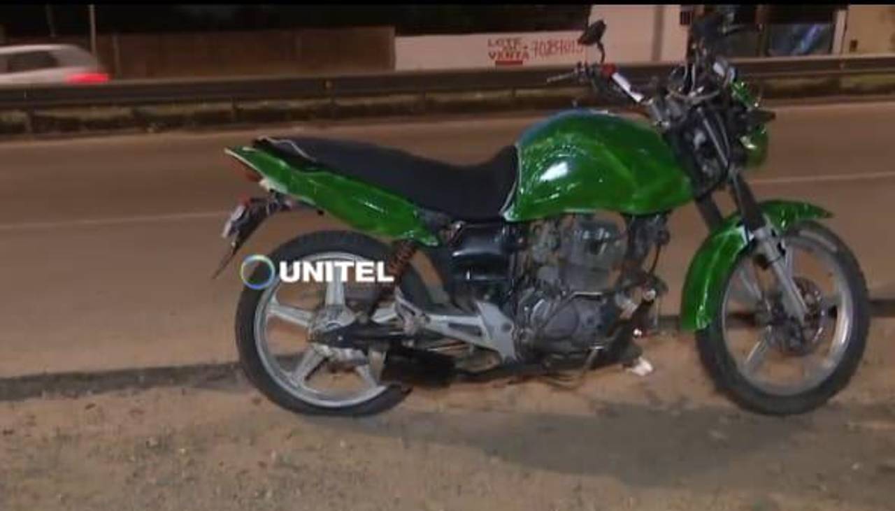 Pareja es encañonada y le roban su moto; sospechan que delincuentes son los atracadores de una joyería