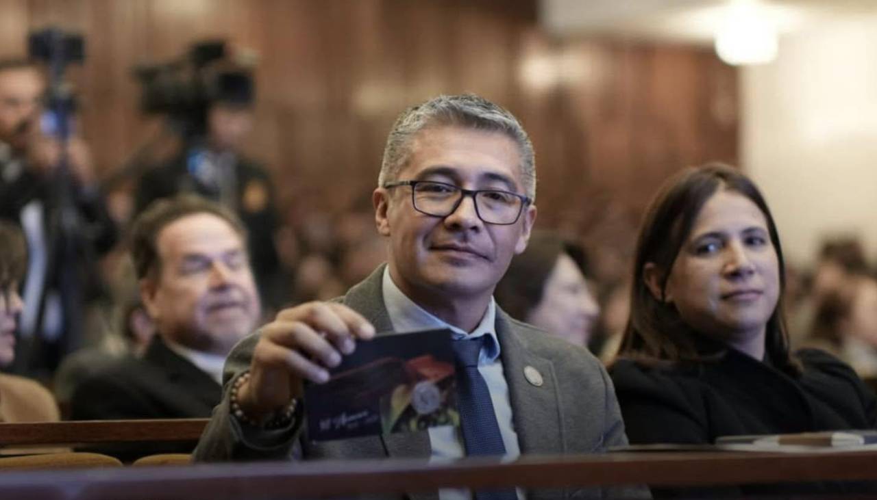 Ministro Espinoza niega evasión u omisión de impuestos en la compra de vehículo y presenta documentos