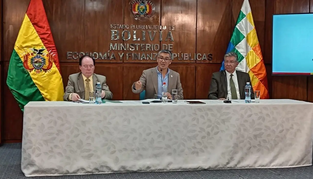 BCB: Entidades financieras cambiarán billetes legales de la Serie B por otros de la Serie A desde este lunes