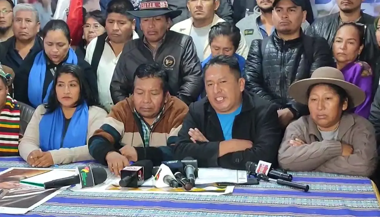 Evistas se convocan en Lauca Ñ para decidir medidas de presión para impulsar candidatura de Morales