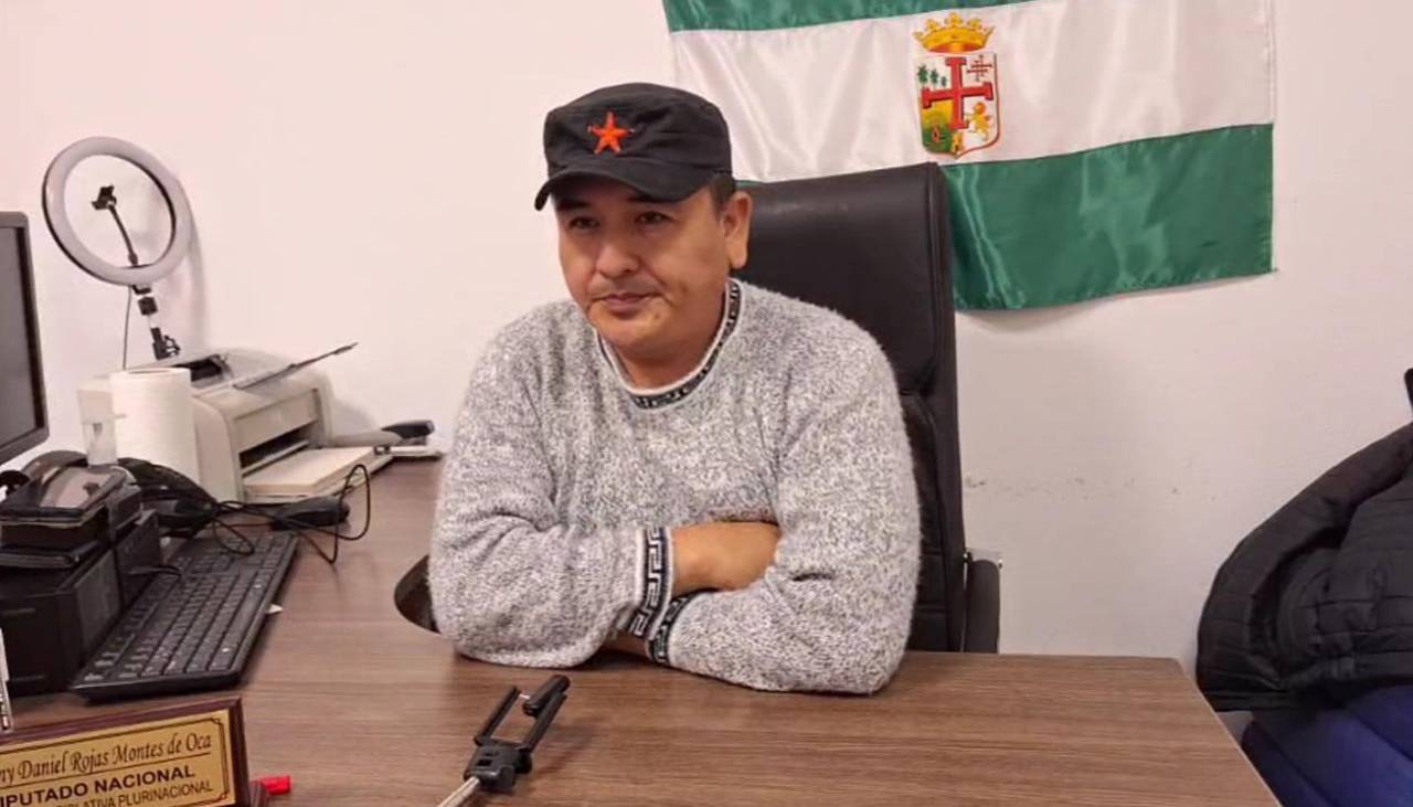 “Se le van a acabar los gases” dice diputado evista y acusa al Gobierno por la violencia en desbloqueos