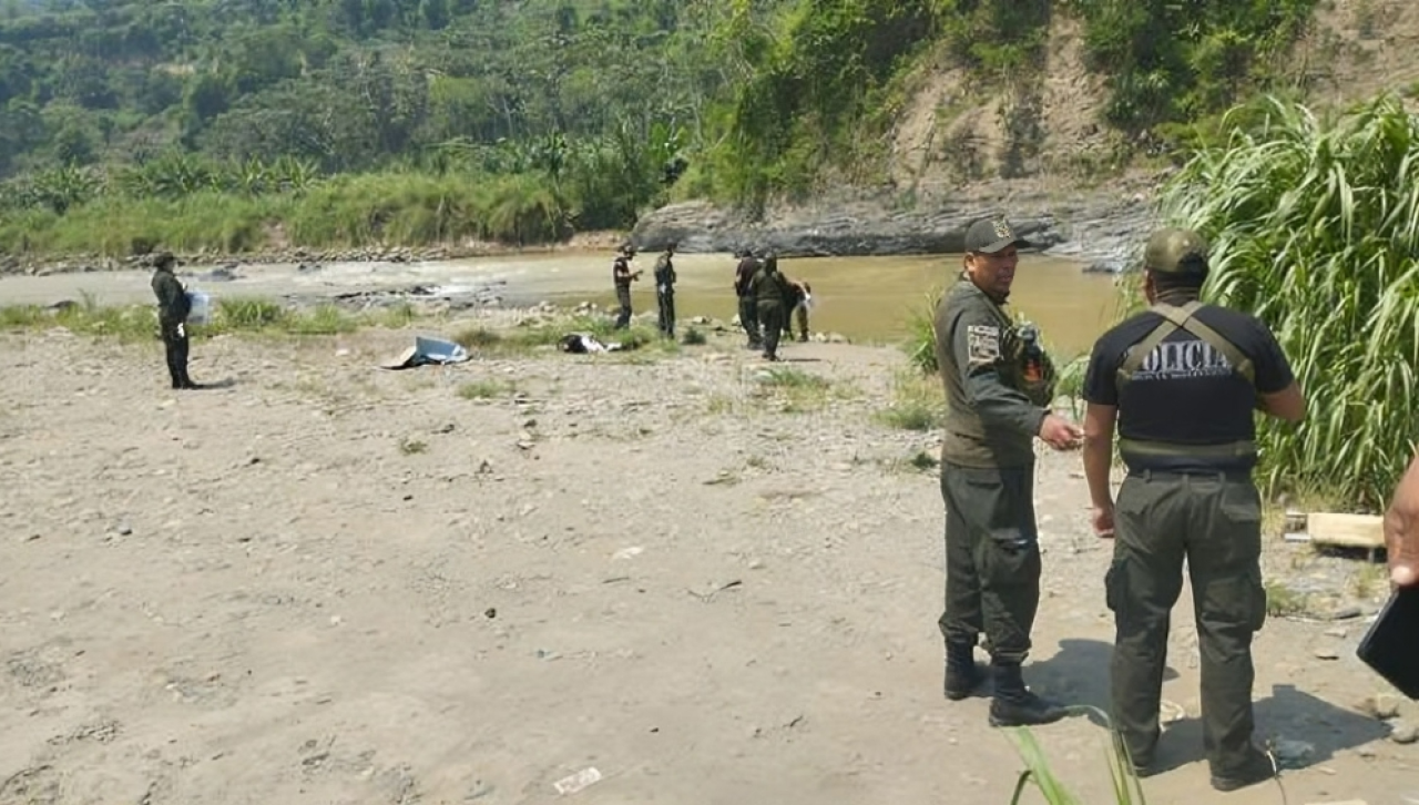 Hallan a un hombre muerto a orillas de un río tras la explosión de una dinamita, dice la Policía