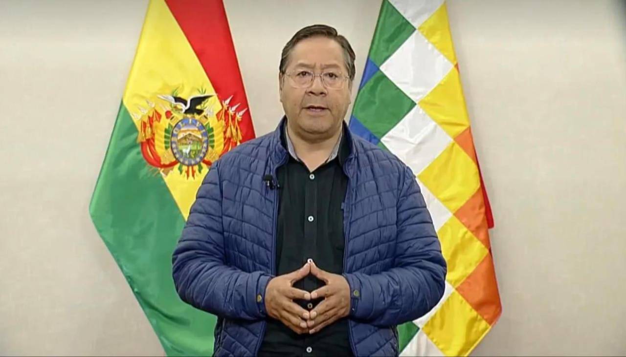 Arce anuncia la entrega de incentivos financieros “a los productores que no quemen” y pide no “politizar incendios”