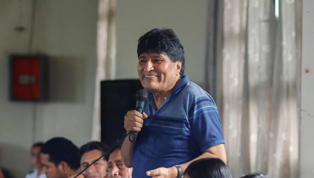Juez de La Paz revoca fallo que anulaba orden de aprehensión contra Evo Morales