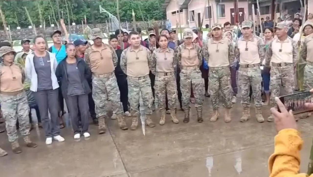 Toma de cuarteles: Advierten el peligro de que armas estén en manos de movilizados y piden reunión del Alto Mando Militar