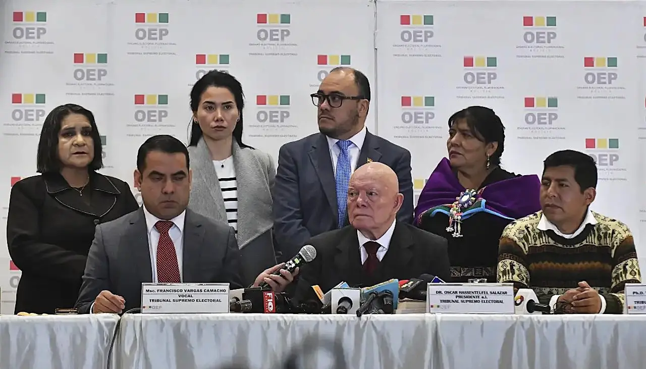 Sala Plena avanza con los comicios subnacionales y envía presupuesto al Gobierno, y proyecto de ley al Legislativo