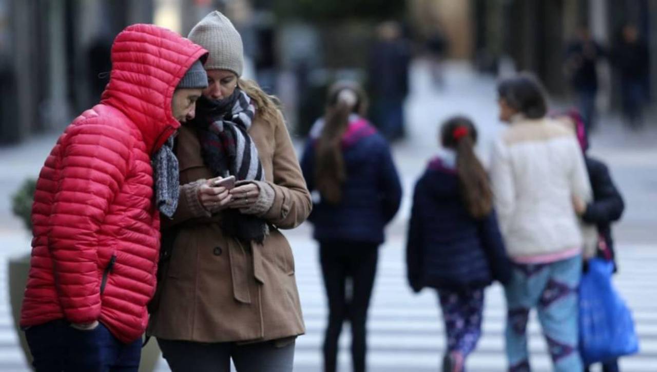 Un nuevo frente frío ingresa al país la noche de este lunes: ¿A qué departamentos afectará?