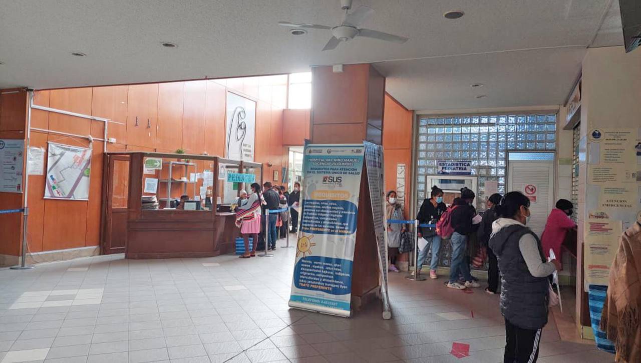 Pacientes reclaman por la falta de atención en medio del paro nacional de salud