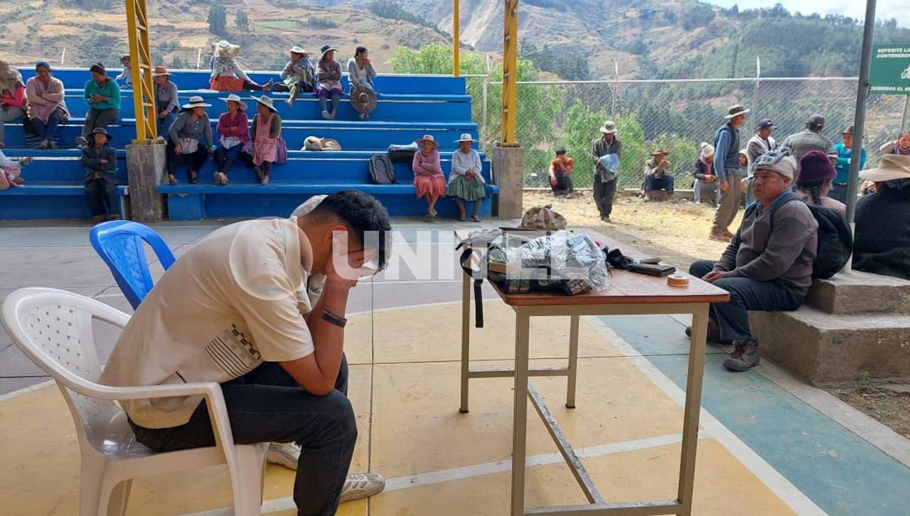Pobladores capturan a dos hombres acusados de provocar incendios en el Parque Tunari