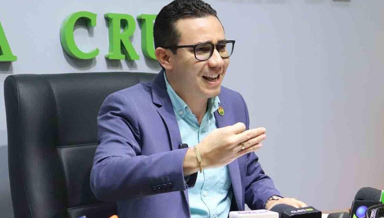 Allanan inmuebles vinculados a Zeballos y su abogado descarta hallazgo de gran cantidad de dinero