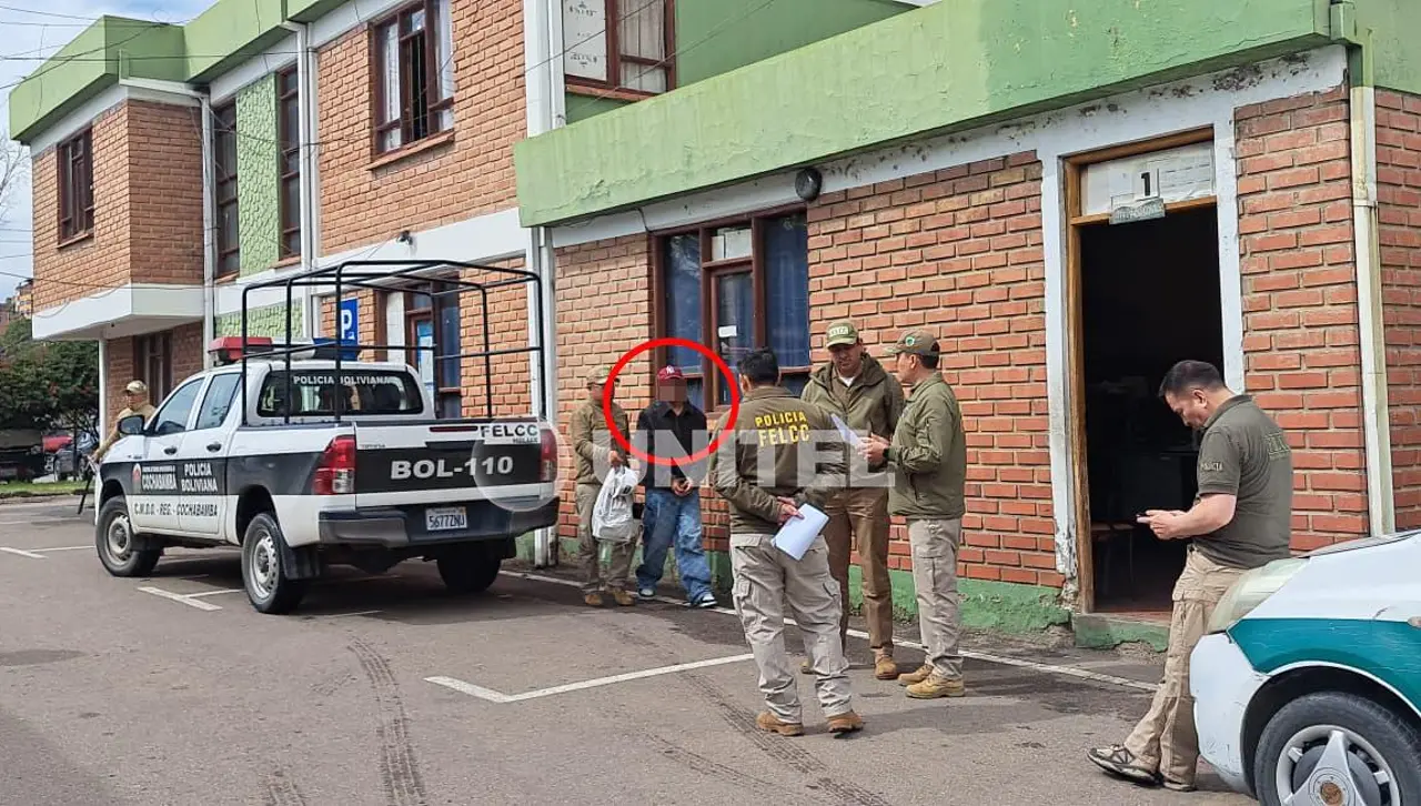 Tiktoker acusado de presunta violación retorna a la Felcc tras declarar en la Fiscalía