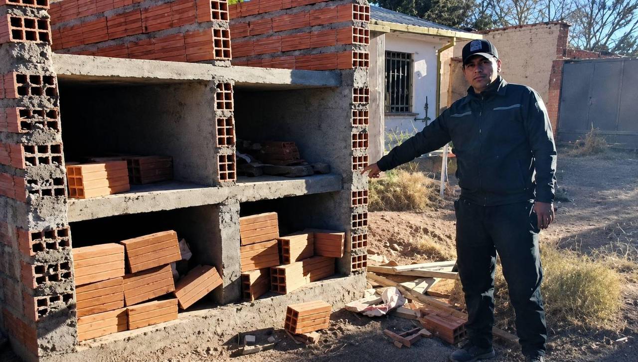 La turba amenazó con matar a los policías de Pocoata antes de quemar vivos a los tres sindicados de robar un minibús