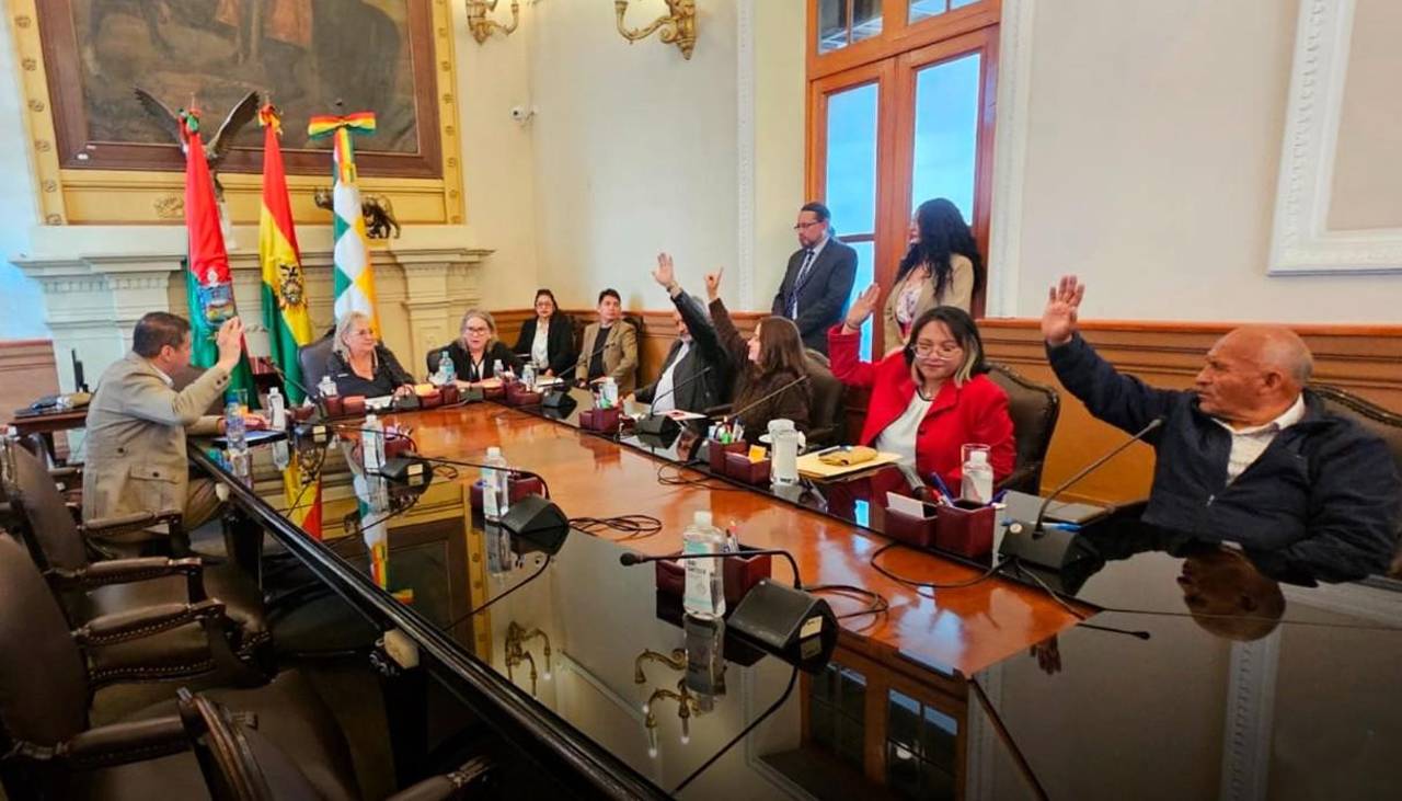 Concejo paceño bloqueado: Los opositores insisten con su directiva; Dockweiler denuncia “ambiciones personales” 