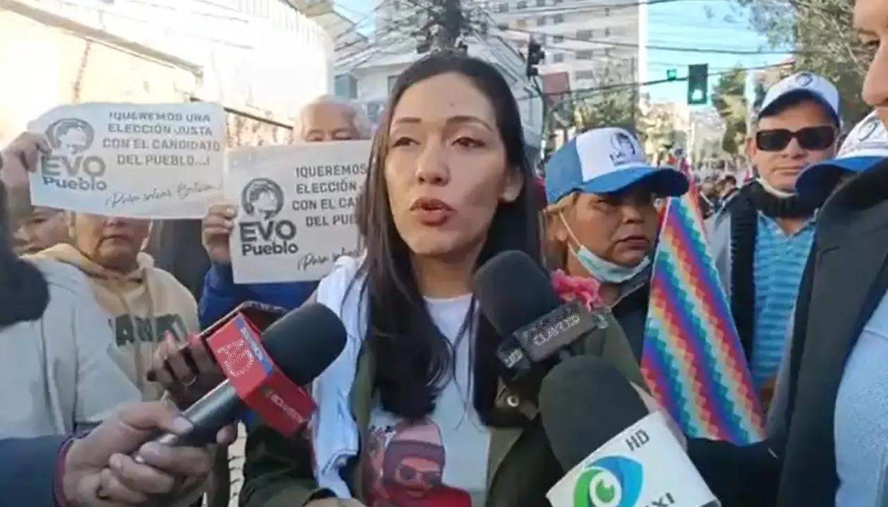 Adriana Salvatierra sobre marcha evista: Tener combustible, petardos y máscaras antigás no prueba ningún delito