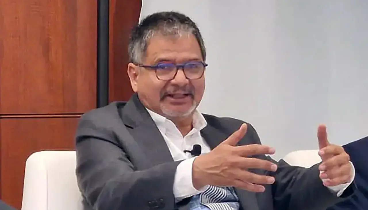 Para revertir las proyecciones negativas de la economía, urge impulsar la inversión privada, señala el analista Chávez