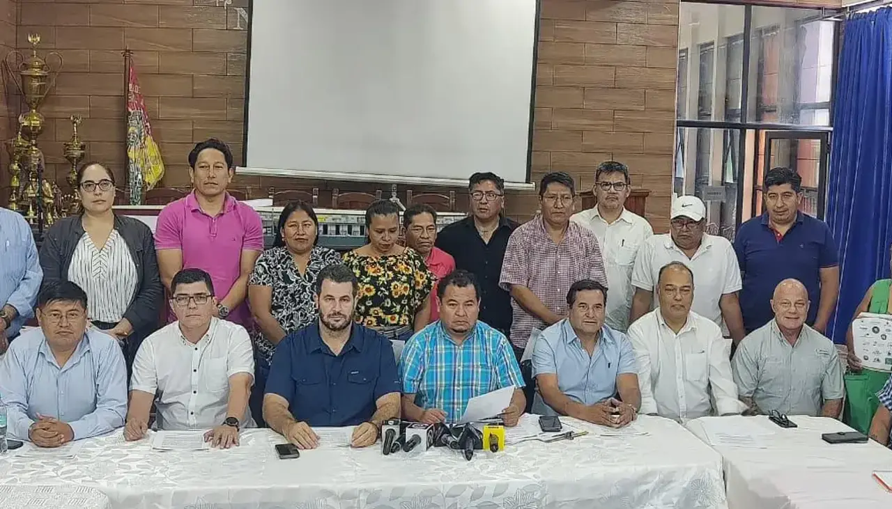 Comité multisectorial espera a Rodrigo Paz en Oruro; toma fuerza la idea de eliminar la subvención de los carburantes