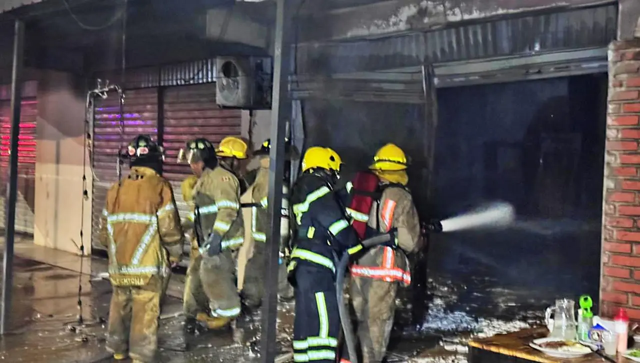 Se registra una fuerte explosión e incendio en la zona norte de Santa Cruz
