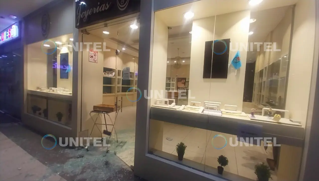 Atracan una joyería dentro de un centro comercial en Cochabamba; hay un herido