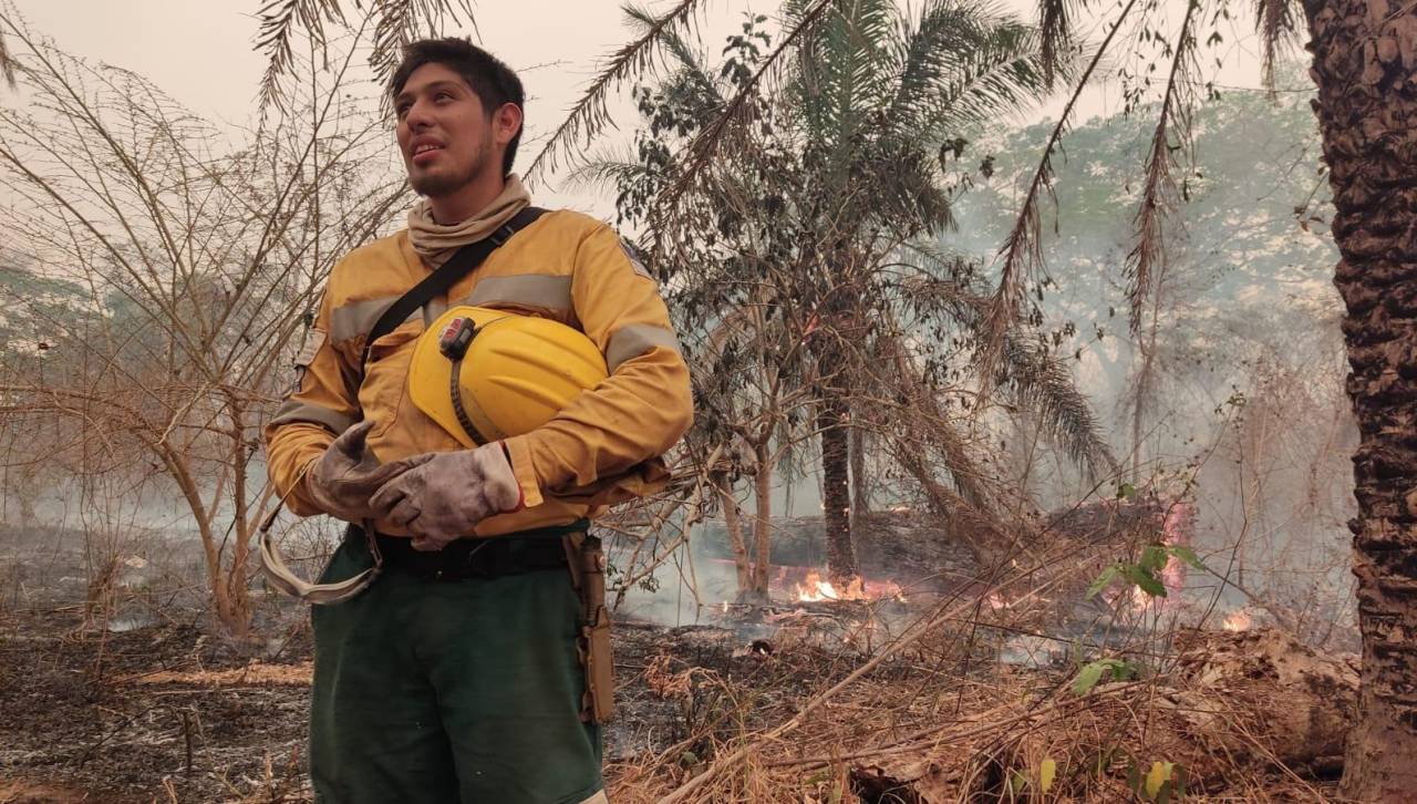 Incendios en Bolivia “escapan a cualquier capacidad de contenerlos”, según bombero español