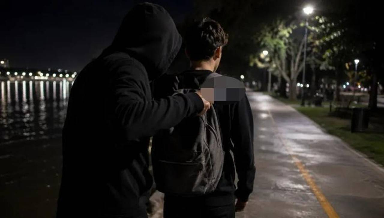 Estudiante es atracado y herido con un machete por antisociales que robaron su celular