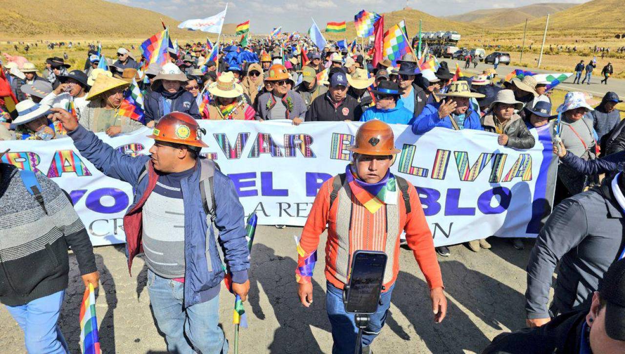 Con más de veinte heridos y denuncias de ‘golpe de Estado’, así concluyó el primer día de la marcha evista