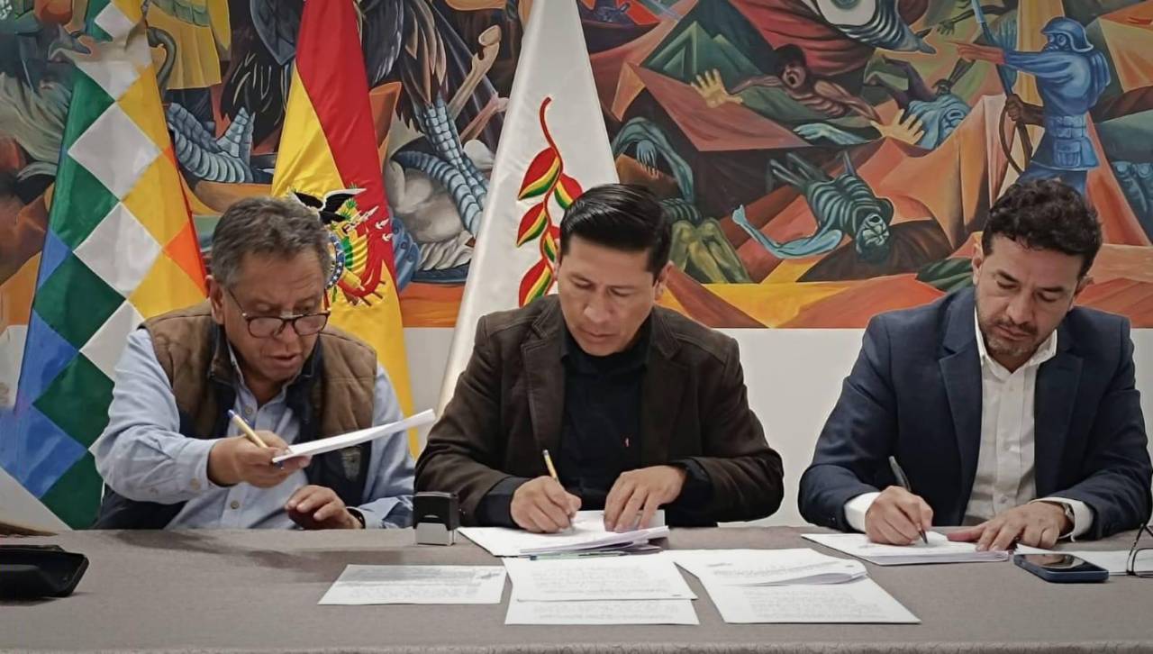 El Gobierno firma acuerdo con representantes de Caranavi, pero algunos sectores mantienen la protesta 