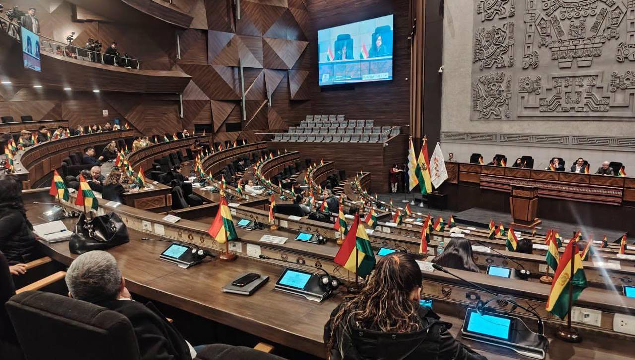 Interpelación al ministro de Hidrocarburos: Inicia la votación de la Asamblea Legislativa